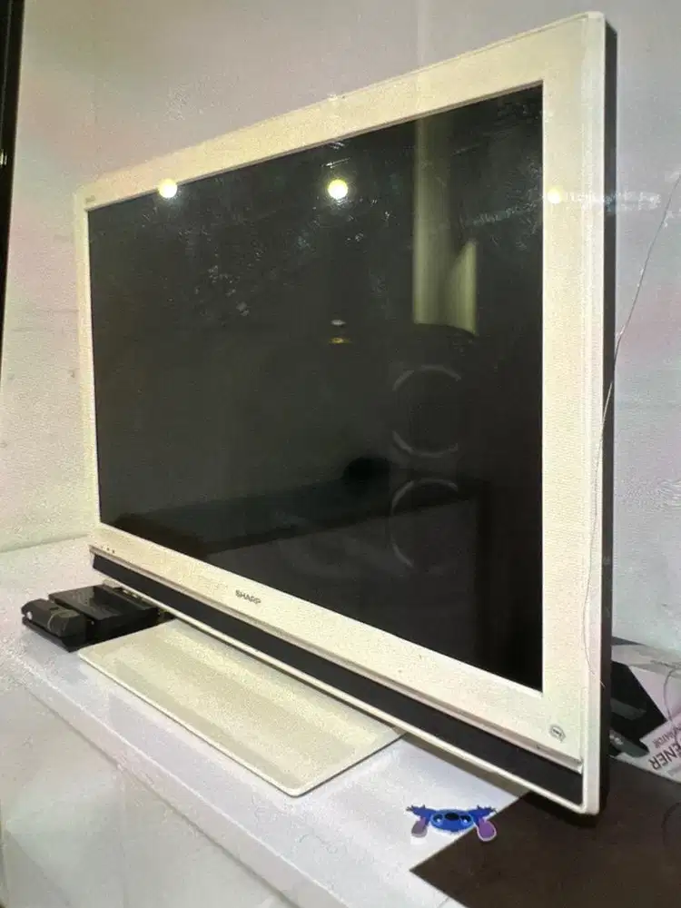 Tv sharp 32inc kondisi normal
