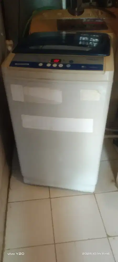 Mesin cuci Aqua otomatis otomatis
