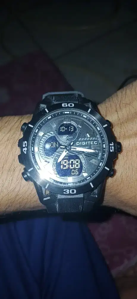 Jam tangan digitec