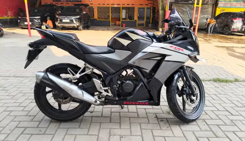 cbr 150 R tahun 2015