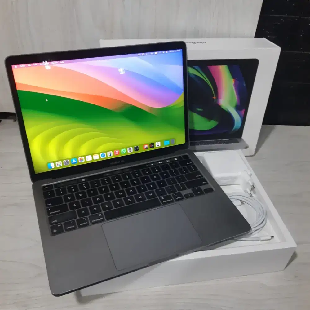 Macbook pro m1 2020 ram 8gb ssd 256gb grey fullset bisa cod