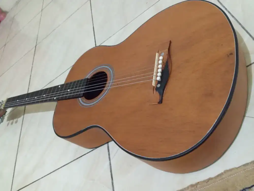 Gitar Akustik Mulus