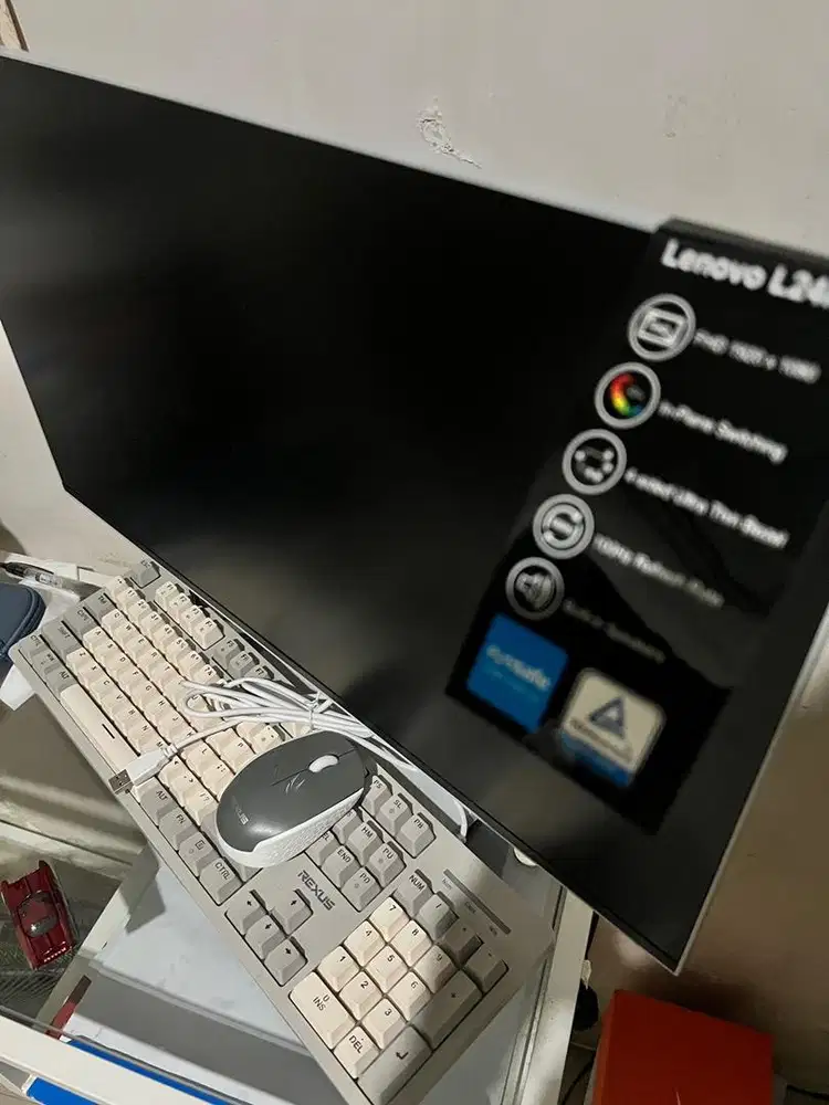 Komputer Lenovo L24i