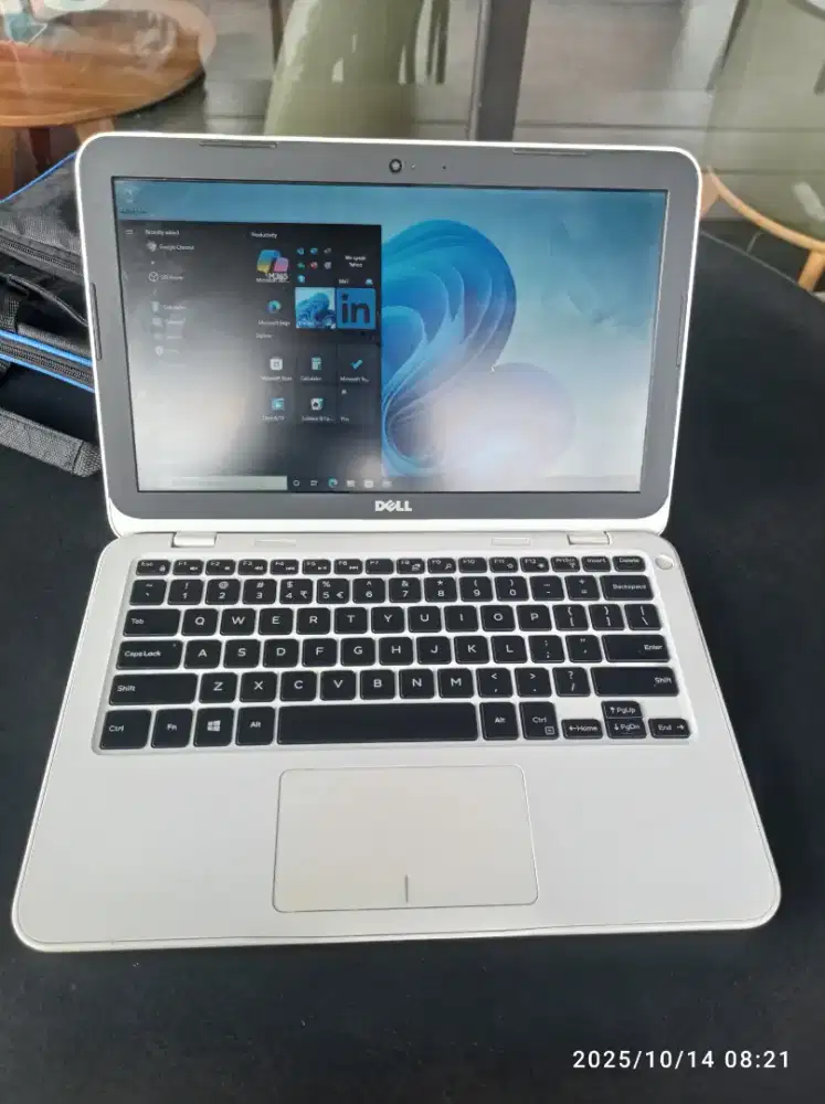 Notebook / Laptop DELL. pemakaian pribadi