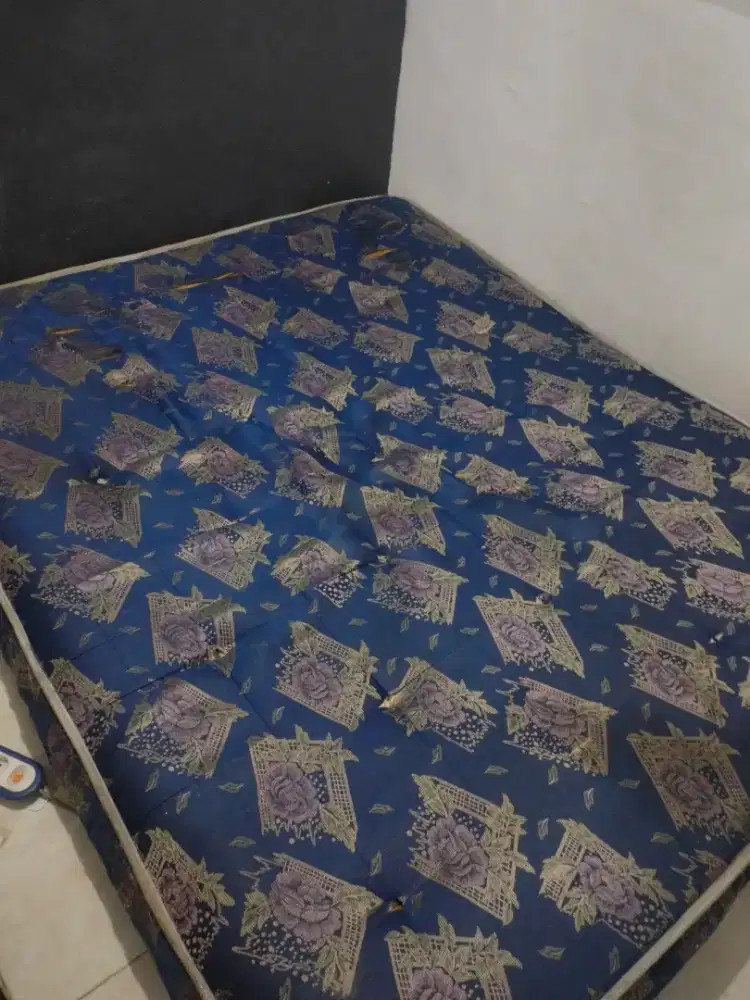 Kasur Bekas Uk 180×200 Tebal 30 Cm Merek Ternama Anti Kempes