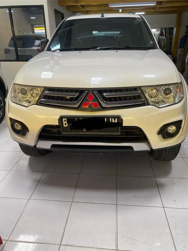 Mitsubishi pajero exceed 2015
