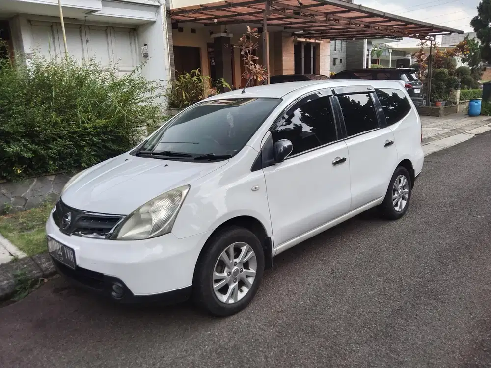 Nissan Grand Livina 2012 Matic