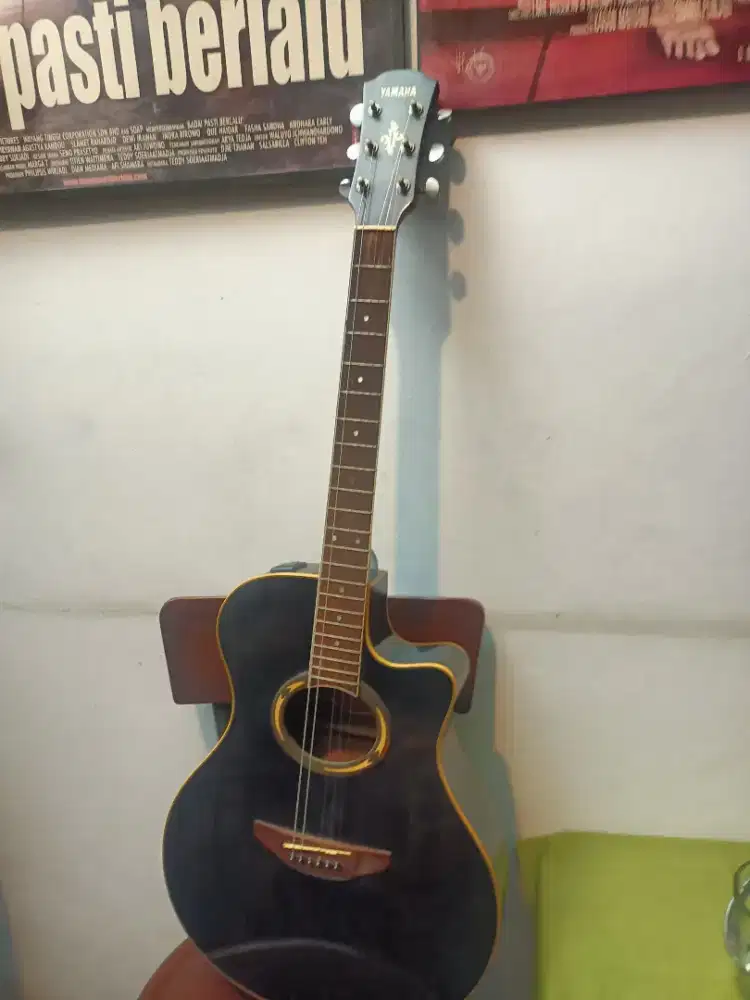 Gitar Yamaha APX 500 tahun 2000