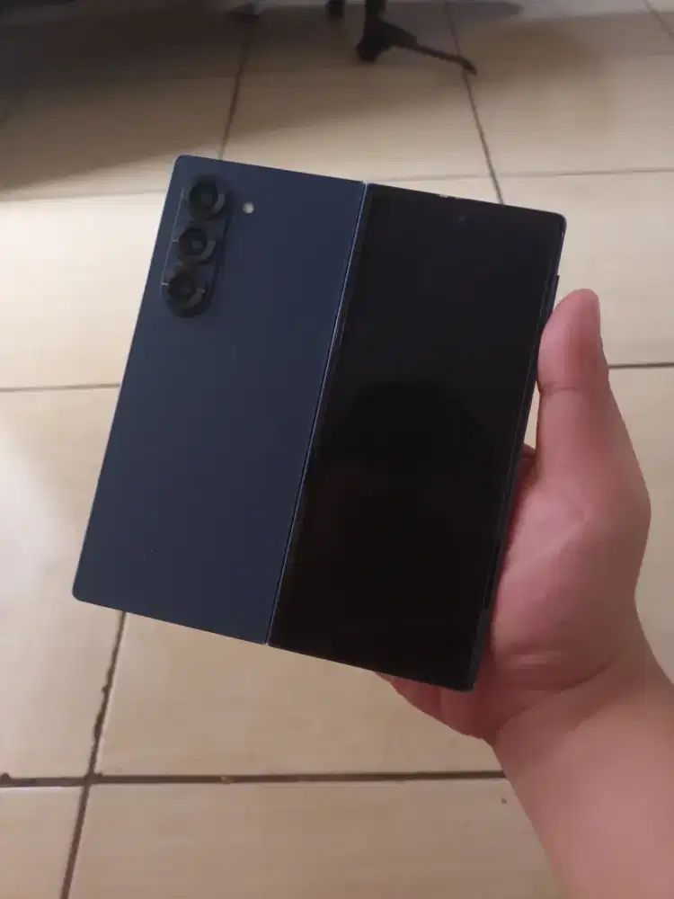 Samsung Galaxy ZFold 6 5G - 12/512GB - Garansi Resmi SEIN