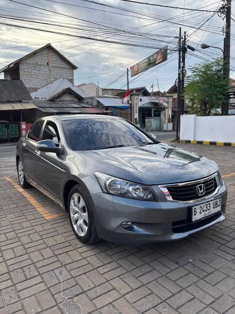 Honda Accord 2010 V-TlL AT