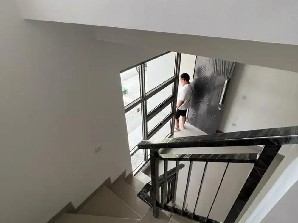 DIJUAL RUMAH DI PIK 2!