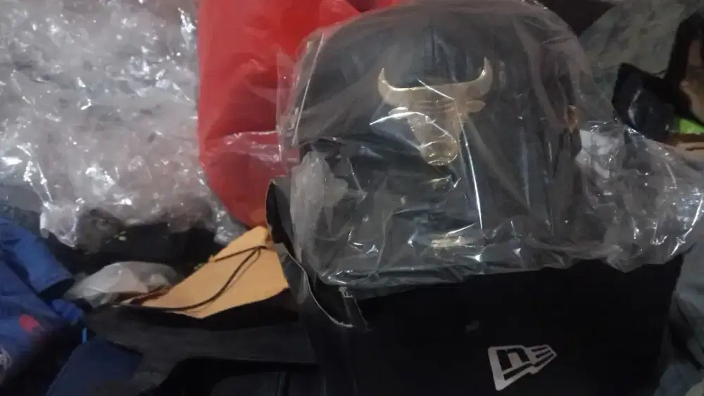Topi kepala banteng like new