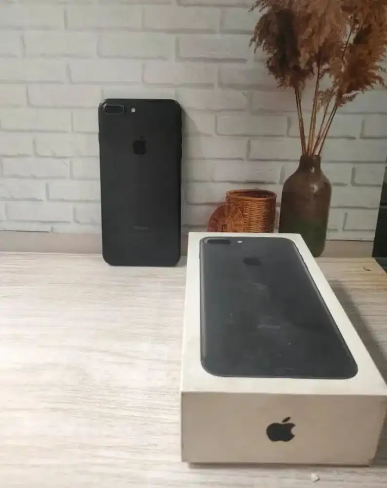 Jual hp iPhone 7+ 32gb iBox lengkap