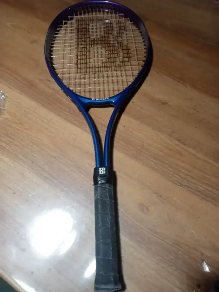 PRELOVED :Raket Tenis B BECKER  MAESTRO, Masih bagus,COD Cijantung dsk