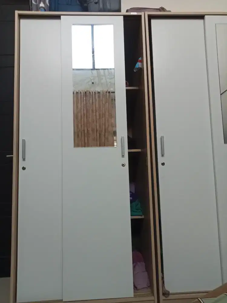 Jual 2 Lemari kayu bisa dirakit