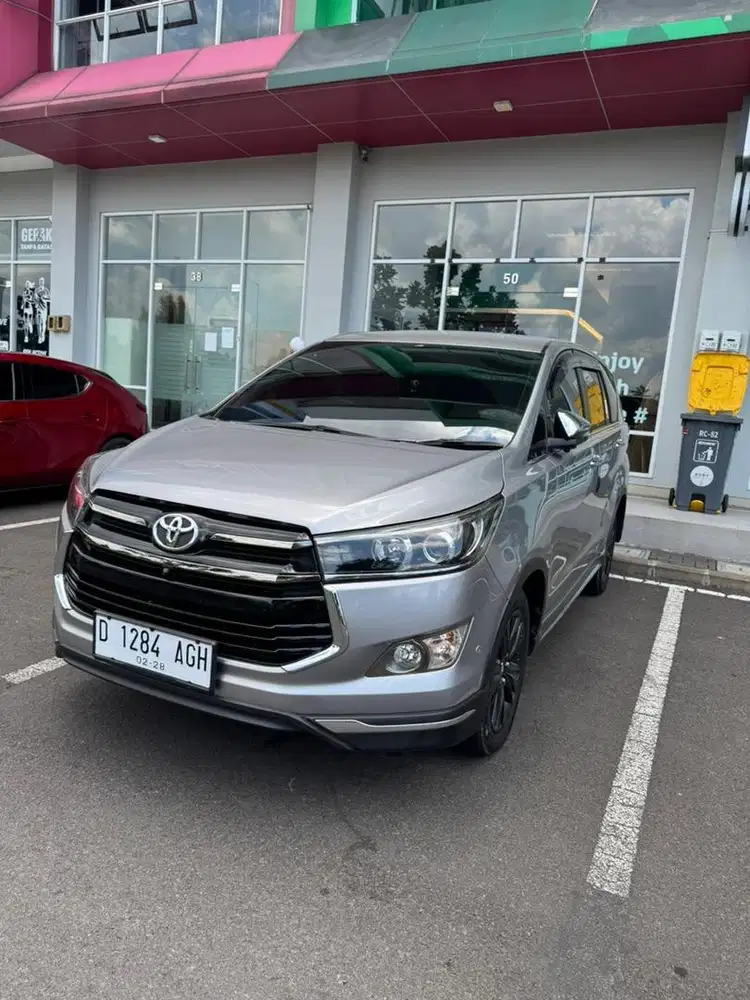 Toyota Innova Venturer Diesel MT Istimewa