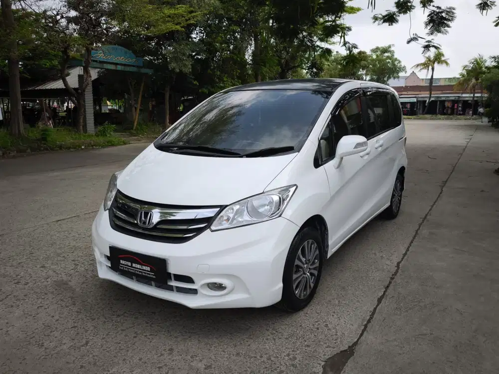Honda Freed sd matic 2014
