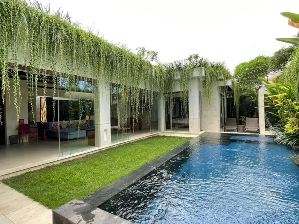 For Sale Luxury Villa in Jimbaran Bali - 100 METER FROM THE BEACH