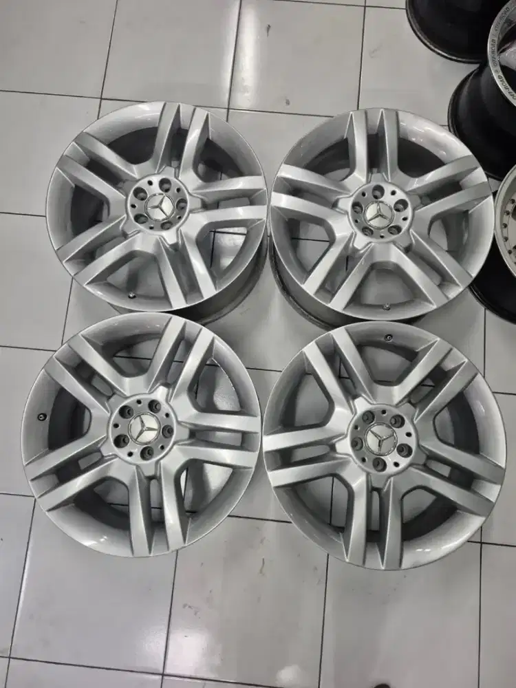Velg oem Mercy ML250 R20.pcd 5×112 lebar 9 et57 made in usa..4pcs