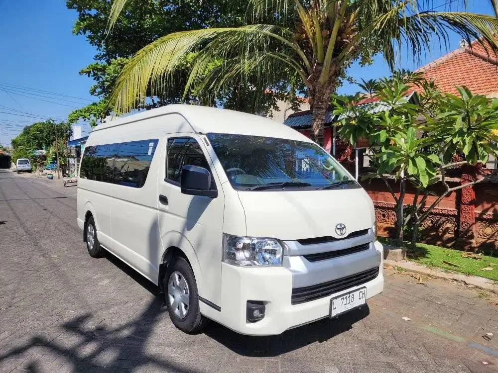 (Km.9rb)HIACE 3.0 COMMUTER 2024 MANUAL DIESEL PUTIH