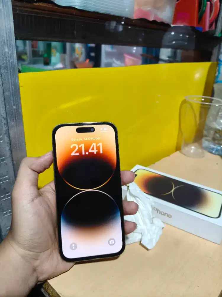 iPhone 14 pro 128gb gold