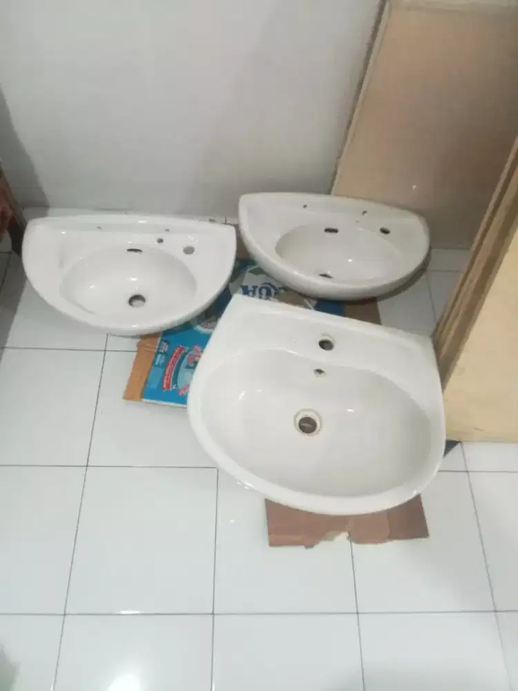 Di Jual Wastafel Merk Toto