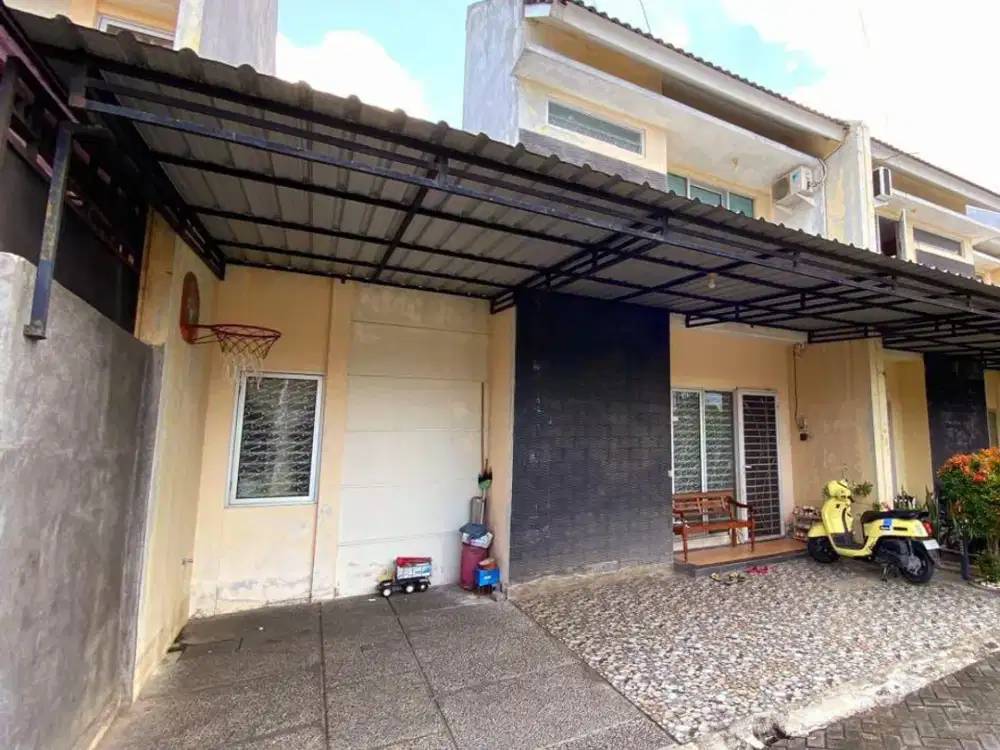 Rumah cantik nyaman 2 Lt di cluster one gate dekat Luwes Gentan