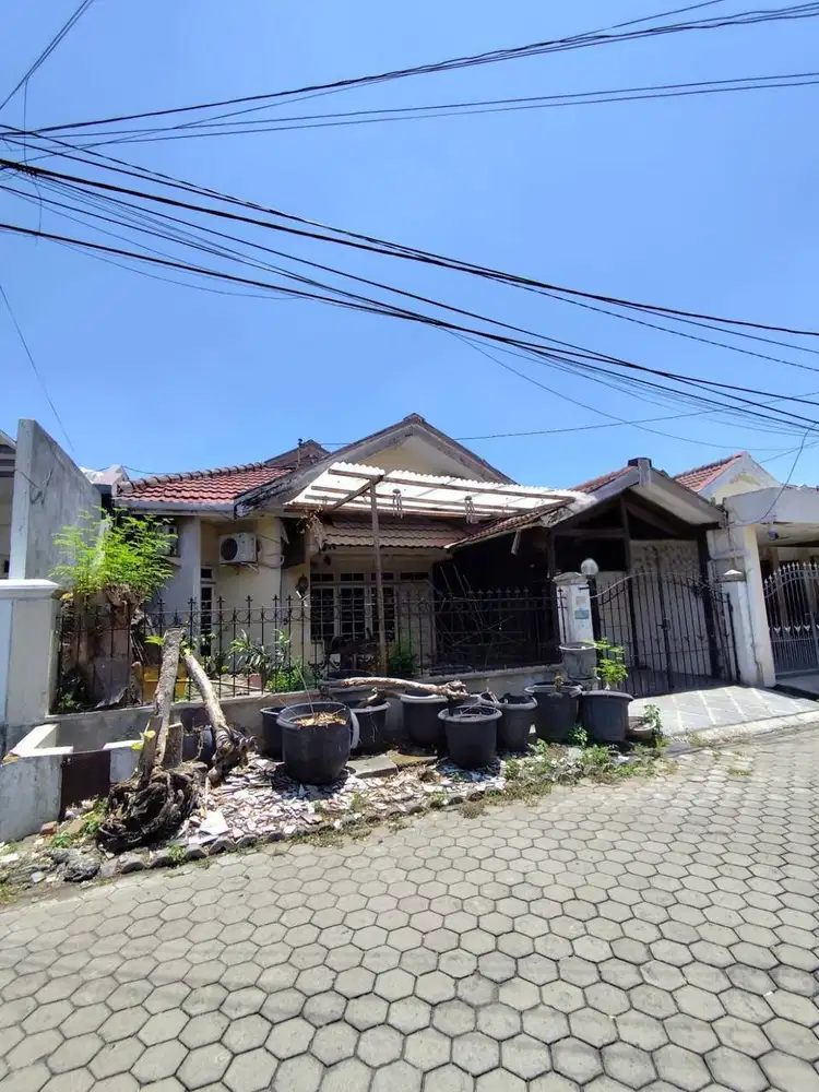 Rumah Taman Pondok Indah Wiyung Hitung Tanah, Row 2.5 Mobil