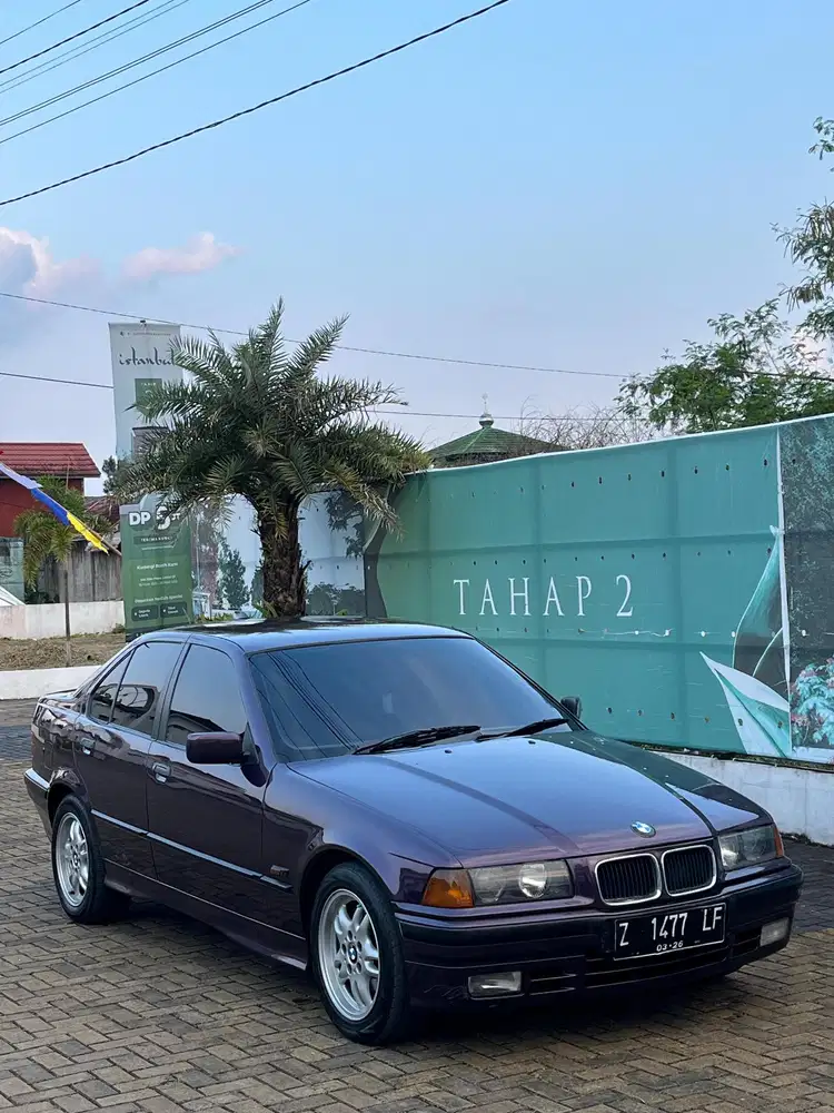BMW 318i 1995 Bensin
