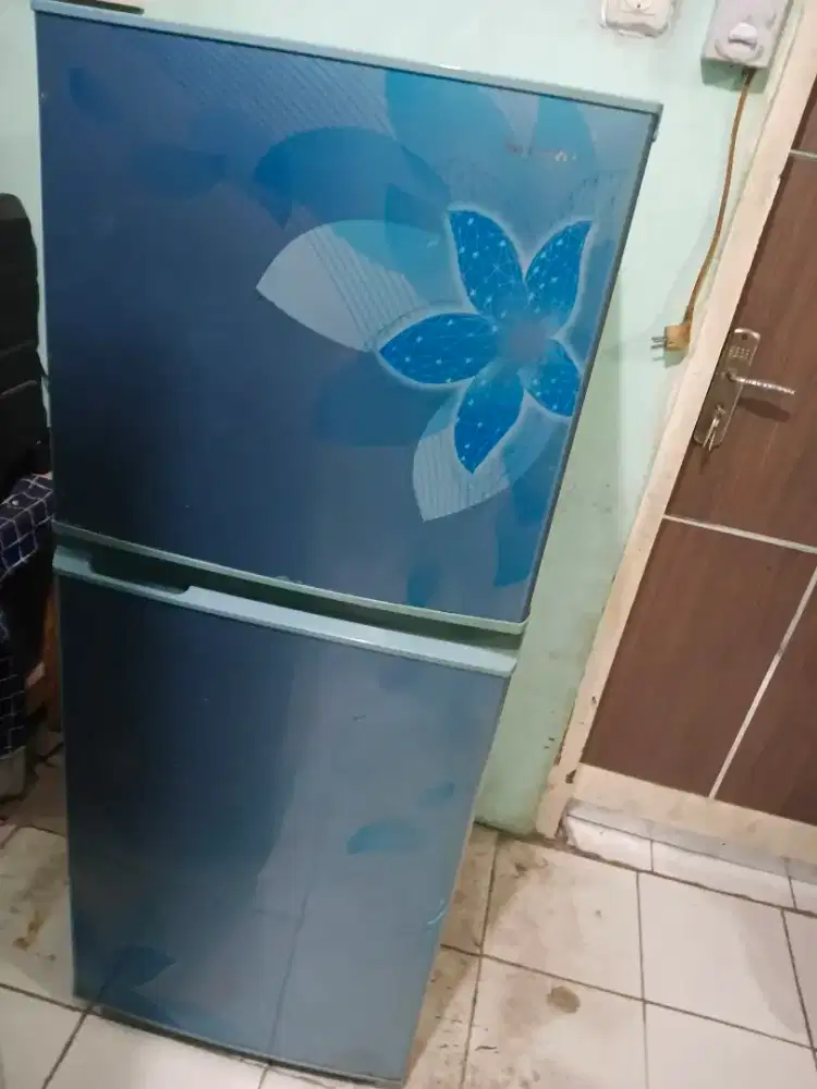 Kulkas sharp 2 pintu normal