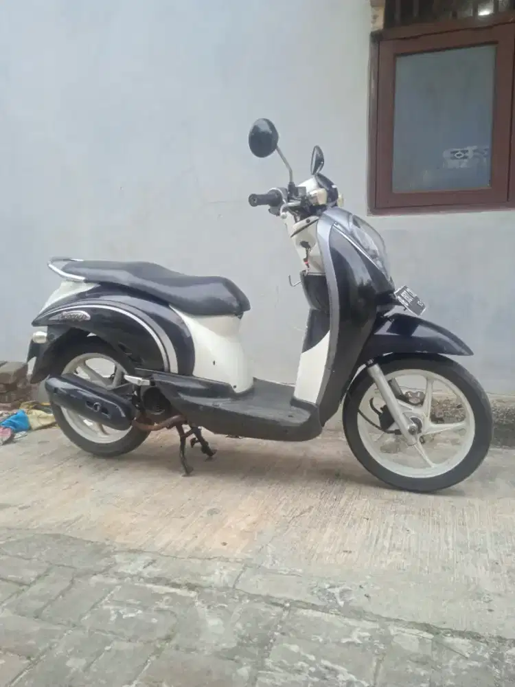 Honda Scoopy karbu th 2011 original ss lengkap