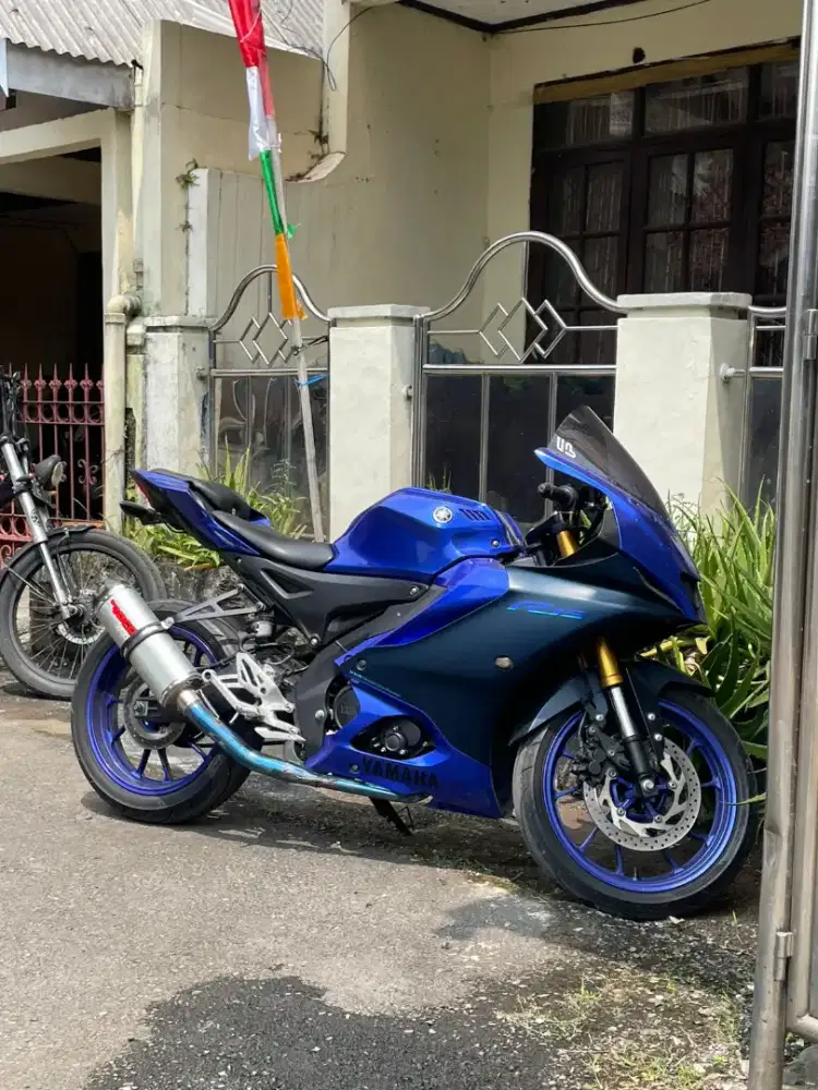 YAMAHA R15 2021