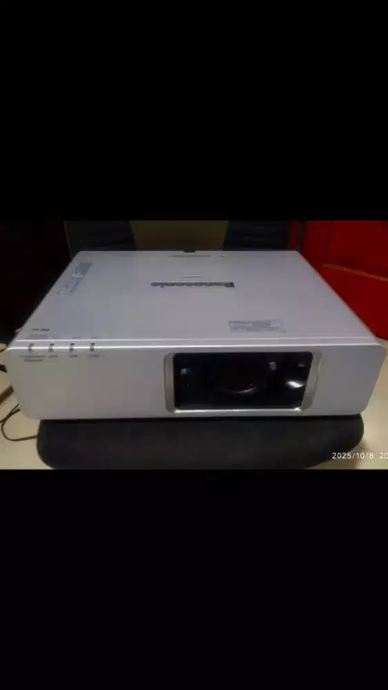 Panasonic f300nt proyektor