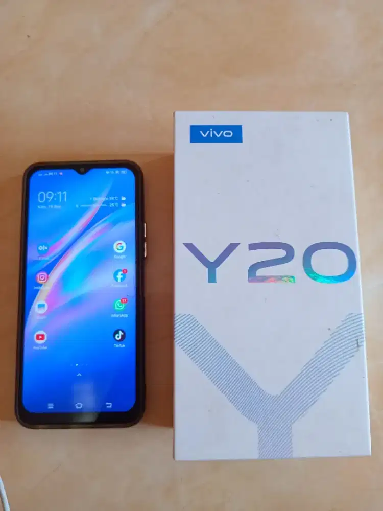 Jual Vivo y20 3/64 , minus layar retak...
