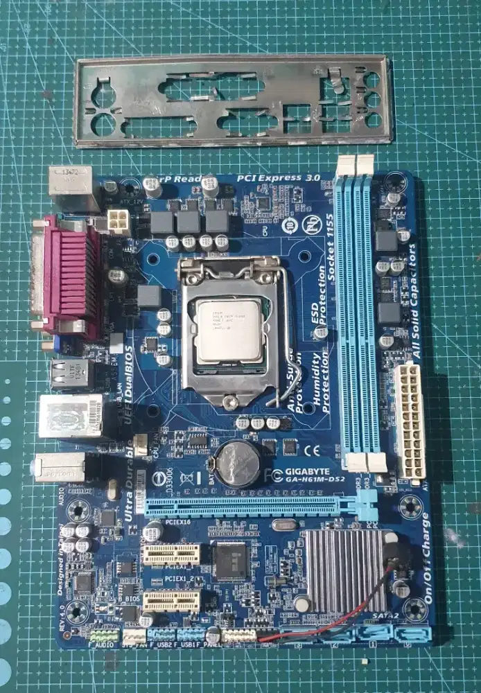 Paket Intel Core i5 2400