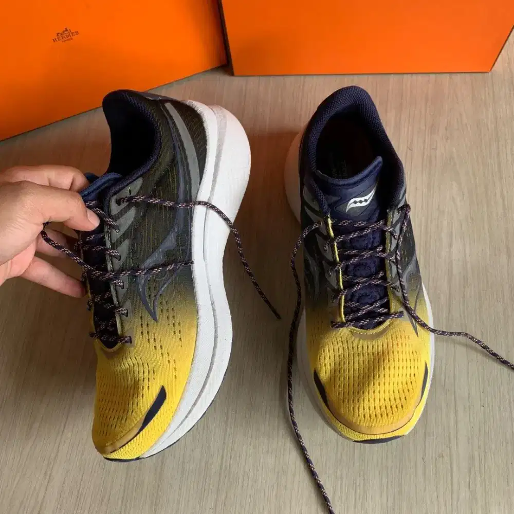 Saucony Endorphin Speed Original Running Shoes Sepatu Lari Original 46