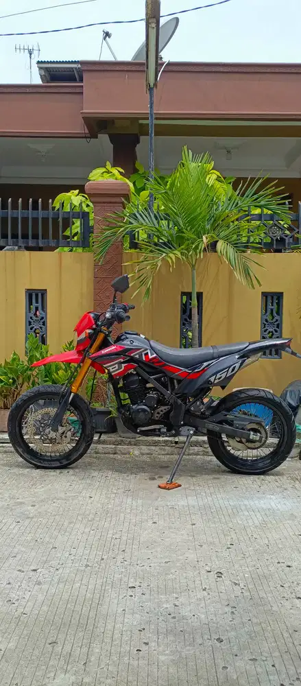Kawasaki D tracker 150 2021