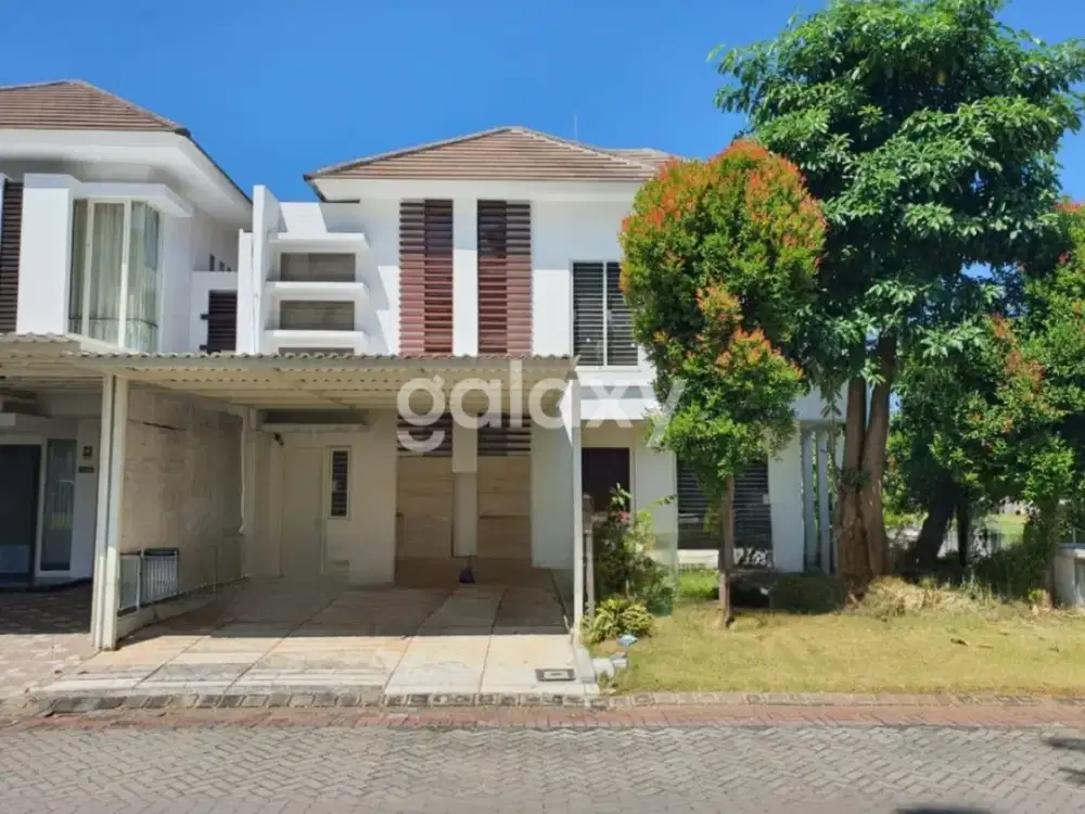 RumahHook dijual  Eastcoast Park Pakuwon City MINIMALIS SIAP HUNI