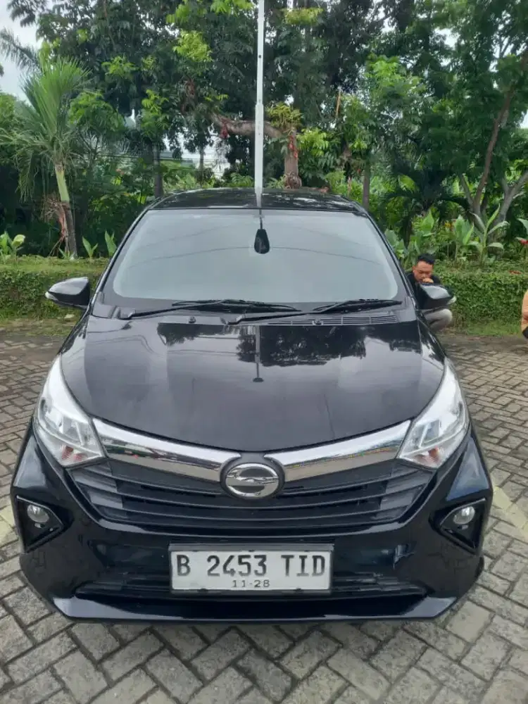 Daihatsu Sigra R deluxe istimewa tangan pertama dari baru