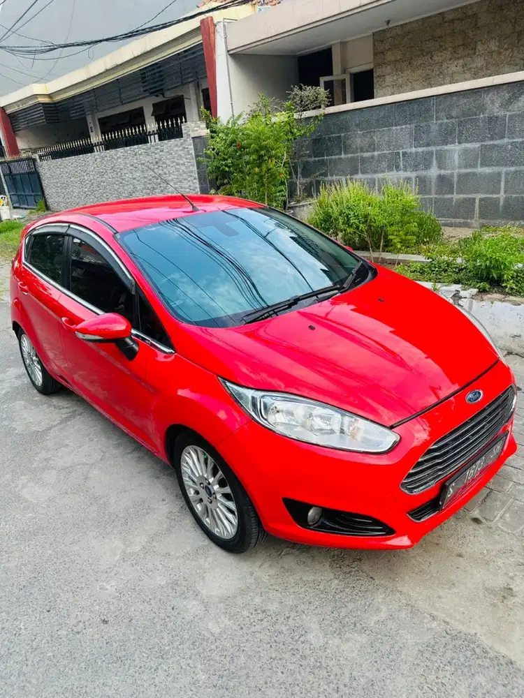 B.U ford fiesta 2013 AT type S facelift keyless