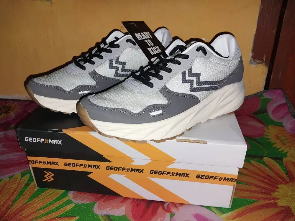 Geoff Max Wolf Vicious Warm Grey