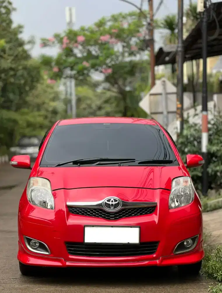 Toyota Yaris S Limited 2001 a/t
