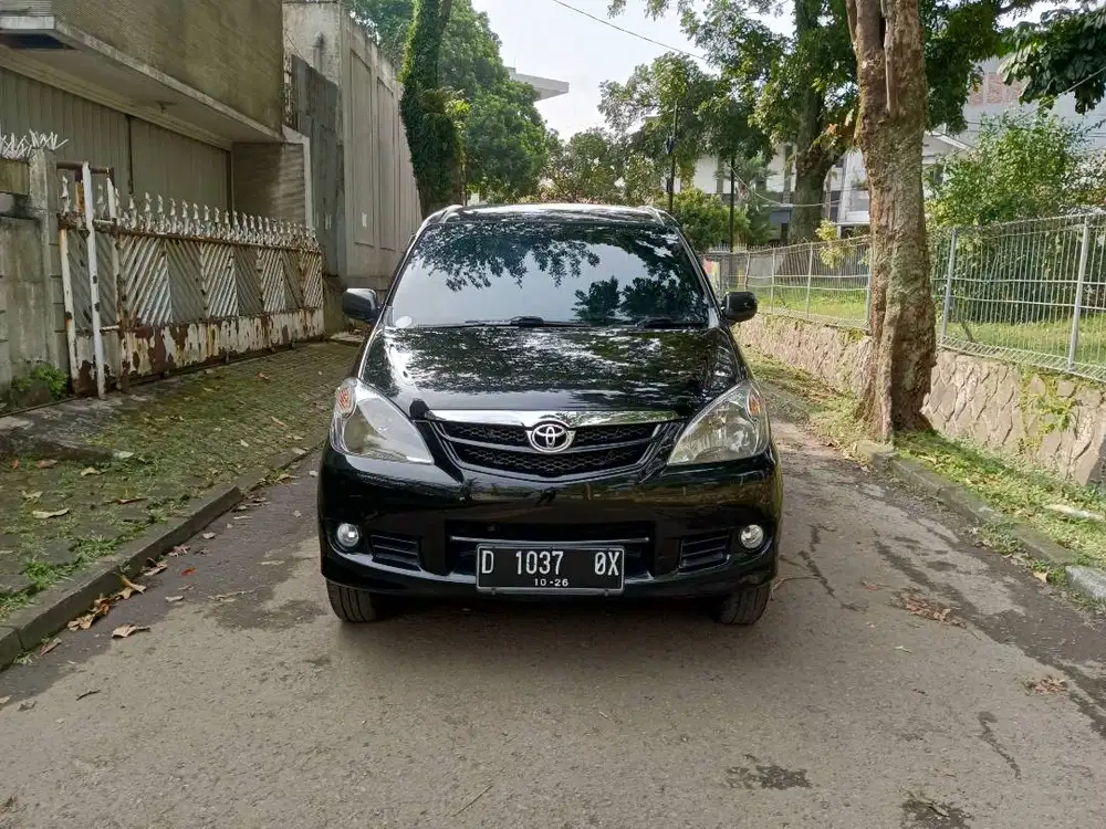 Toyota Avanza e mt 2011 hitam