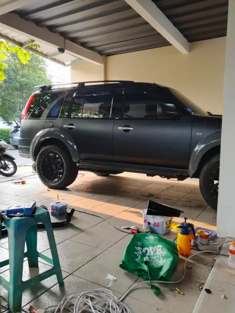 Stiker vinyl mobil