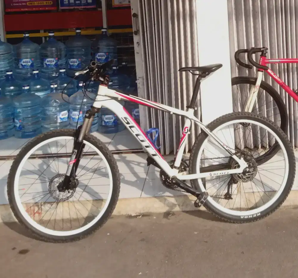 Sepeda Scott aspect