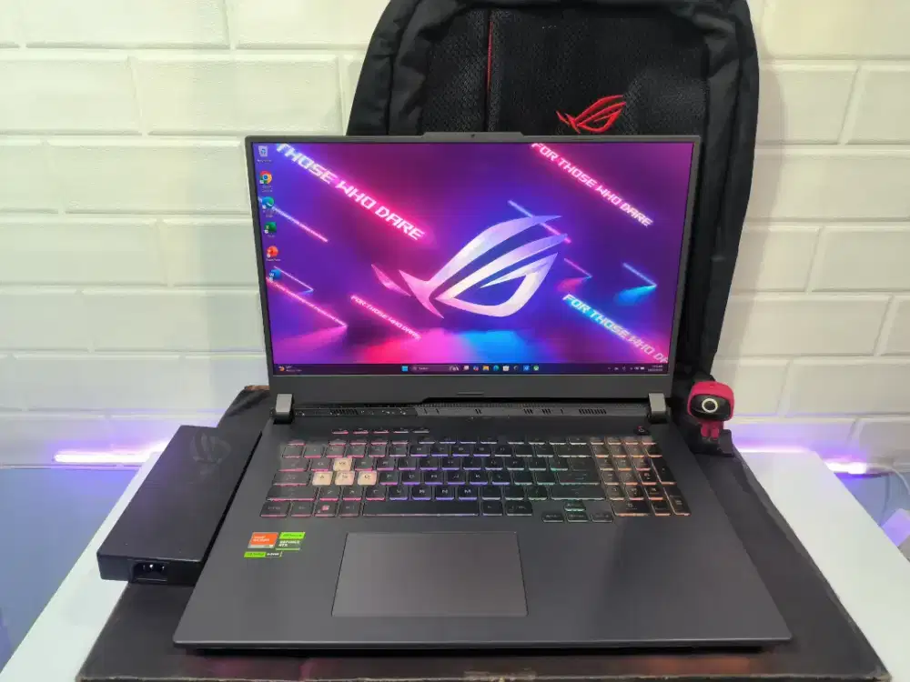 ASUS ROG STRIX G17 RYZEN 9 7845HX RTX 4060 64GB/1TB 17.3 WQHD 240Hz