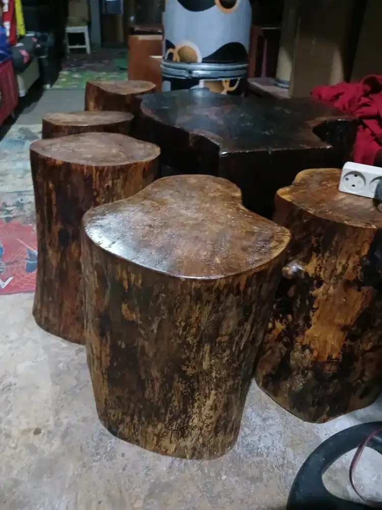 Meja set klasik buat nyantai ngopi ngopi juoooz