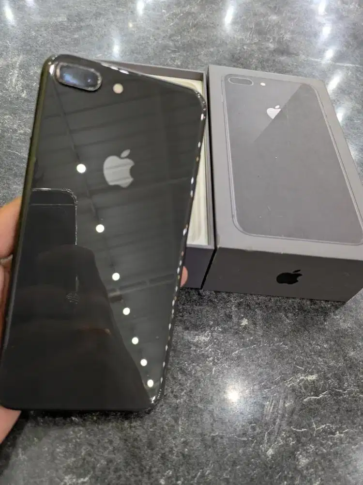 Iphone 8 plus 256gb mulus siap pakai