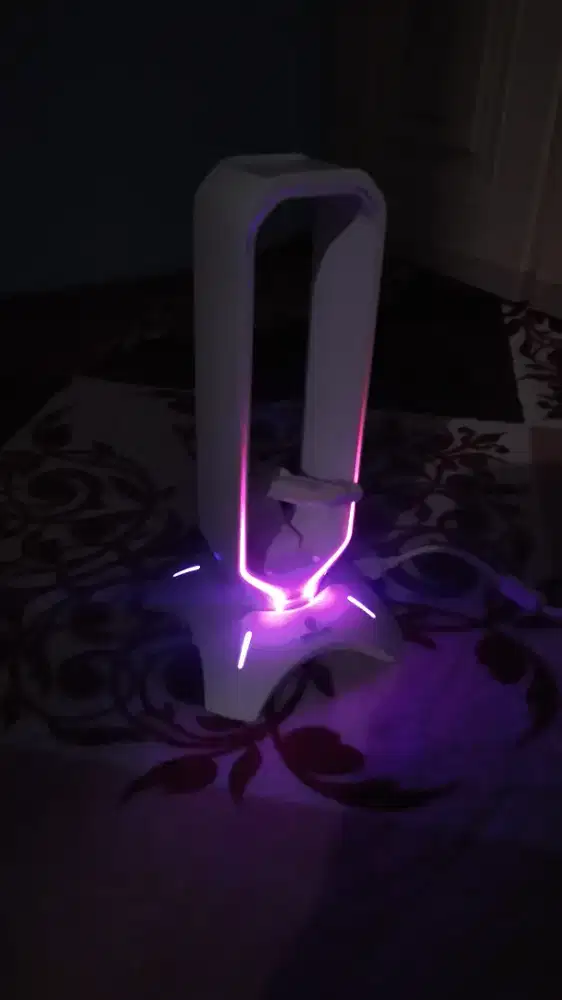 REXUS Headset Stand J3 RGB With USB Like new