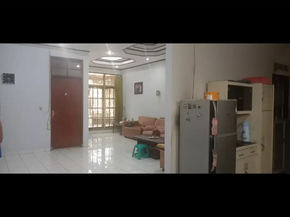 Rumah Strategis 2 lantai siap huni, Kopo Permai